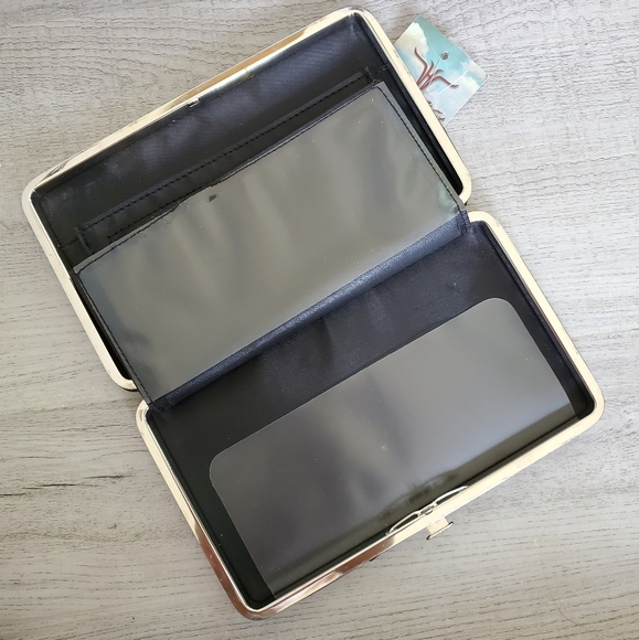 Womens Camo Wallet - Picture 5 of 5